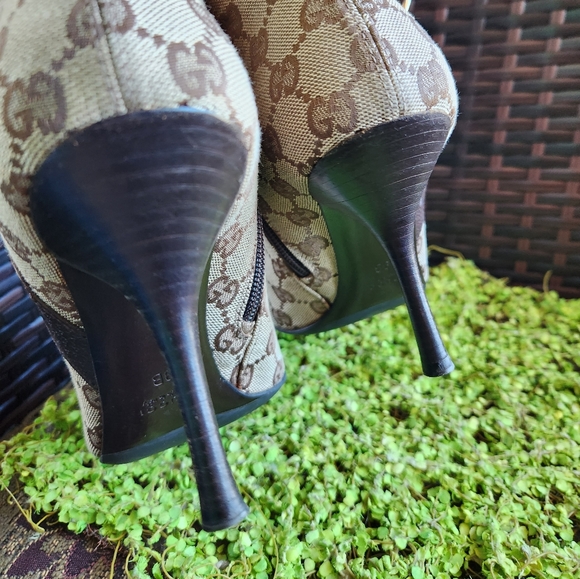 GUCCI Tan GG Canvas Monogram Side Rings Leather Luxury Heels Y2k Pointy Boots 39 - Picture 7 of 13